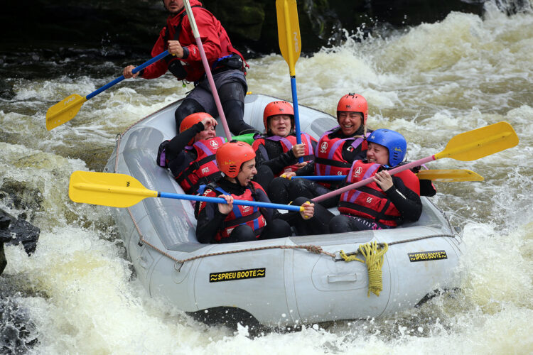 Alcedo Care White Water Rafting